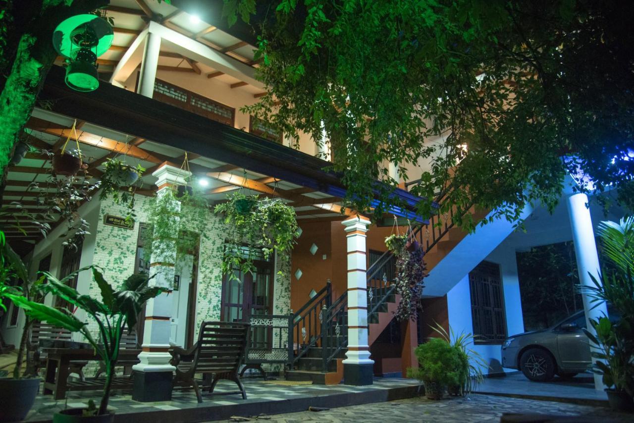 Sadee'S Place 담불라 외부 사진