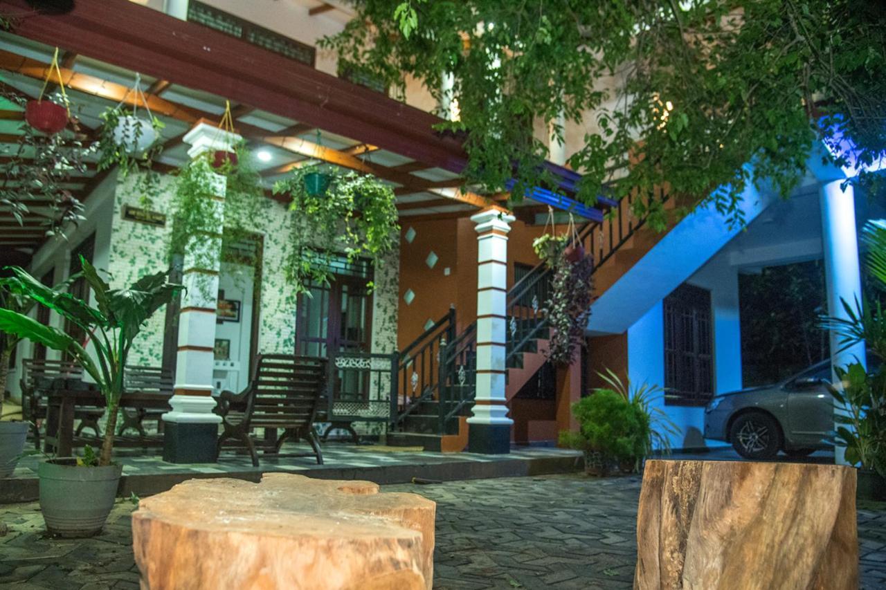 Sadee'S Place 담불라 외부 사진